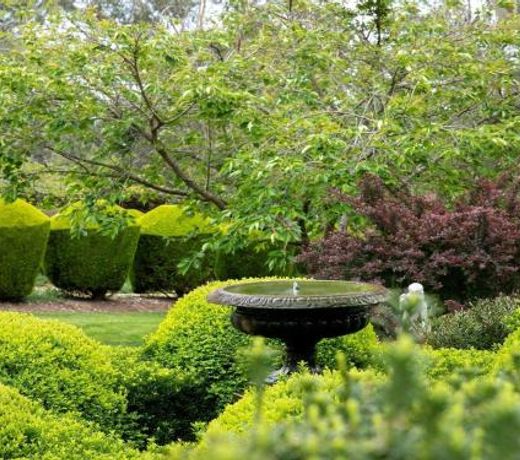 Old Mansfield Loft - gardens, gazebo and getaways
