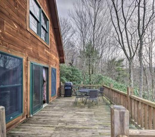 Beech Mountain Cabin with 180 Views - Near Hiking!