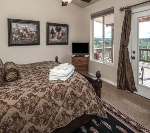 Casa Bien, 3 Bedrooms, Sleeps 6, Hot Tub, Ping Pong, Jetted Tub