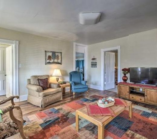 Manitowoc Apt with Balcony and Views - Walk to Beach!