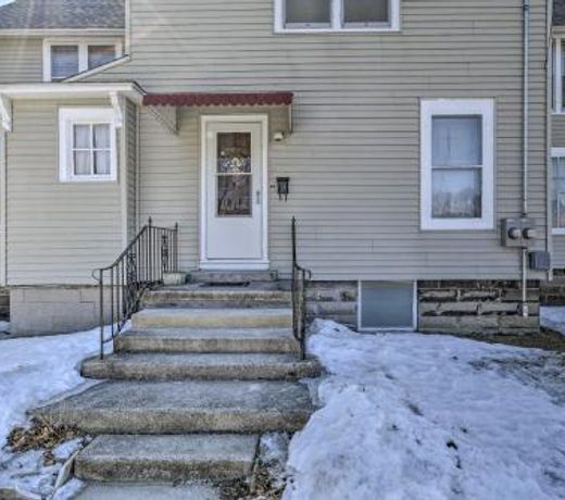 Manitowoc Apt with Balcony and Views - Walk to Beach!