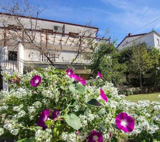 Apartment in Starigrad Paklenica in a beautiful environment