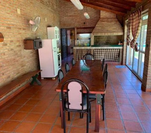 Casa Departamento Funes Bella Vista Wifi Cochera Pileta