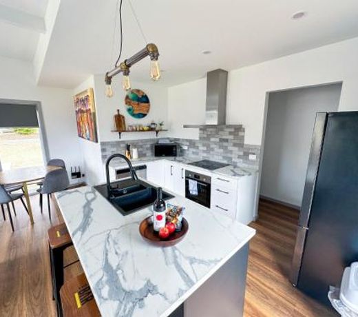 Luxury Holiday Unit 8min walk to Town Center with Boat Parking