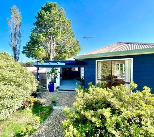 Blue Lily Bungalow