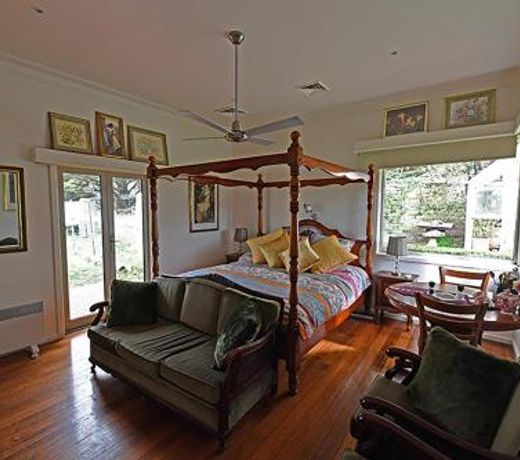 Galahad's Animal Sanctuary B&B