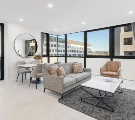 Meriton Suites Canberra