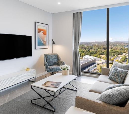 Meriton Suites Canberra