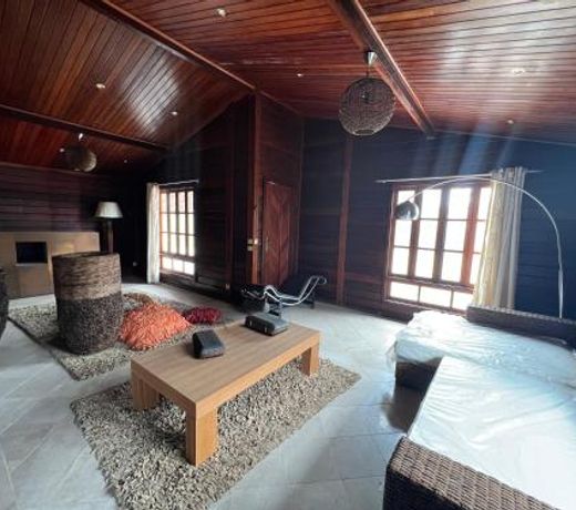 30 segundos do Mar! Casa Marmore V4 em Zona Sossegada na Ilha do Mussulo