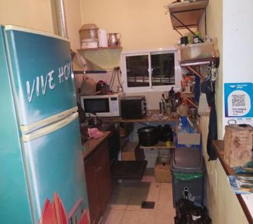 Chenille CASA HOSTAL con jardÃ­n y AC