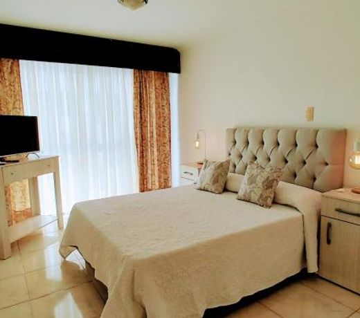 MENDOZA Suites 1
