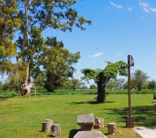 Casa de campo en Zapiola , Lobos, Buenos Aires.