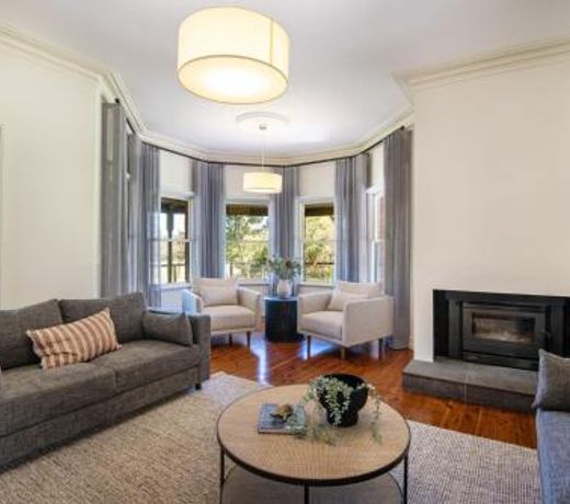 Somerville Country Escape with Tennis Court