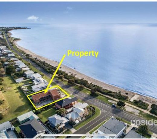 Beach and Cafes on your Doorstep - 3 Bedrooms, Sleeps 6 - North Shore