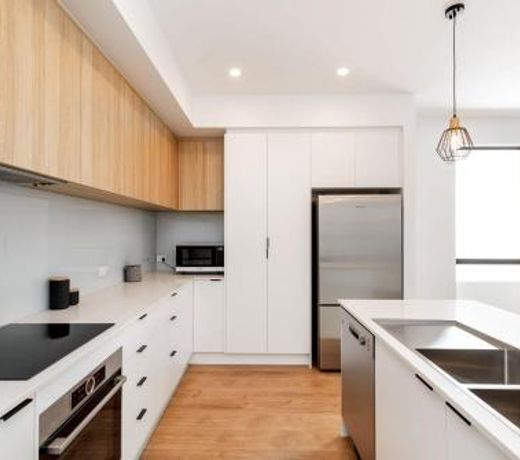 Luxury private ensuite room close to Airport,City, Genelg Beach