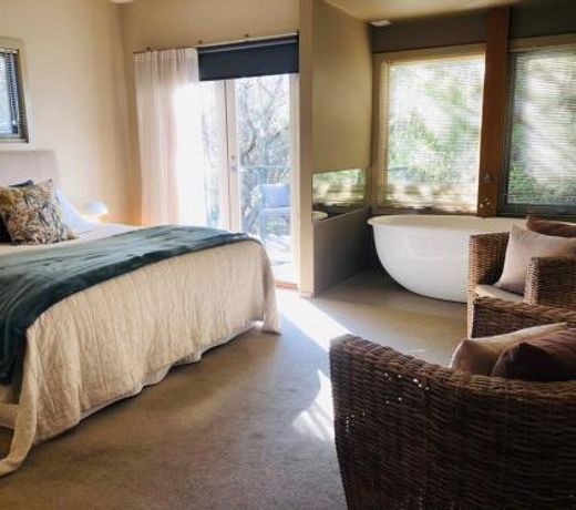 Hepburn hideaway studio