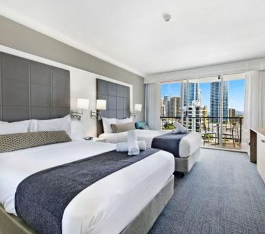 Deluxe Twin Studio in Surfers Paradise