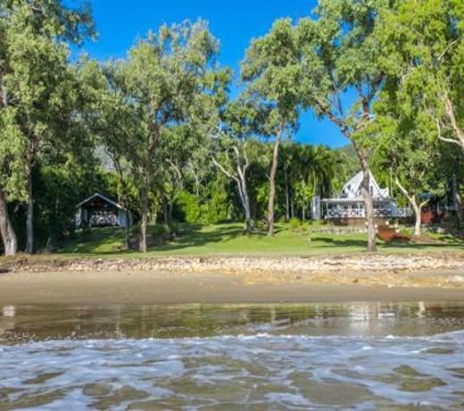 Cottonwood Beachfront Estate