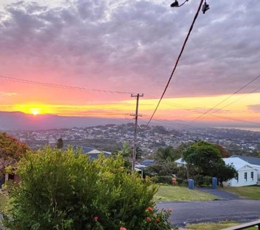 Bateau Family Retreat - Magical sunset views