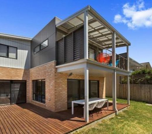 Coastal Holiday Living Bay Views Prime Location