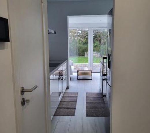 Villa Bed & Garden