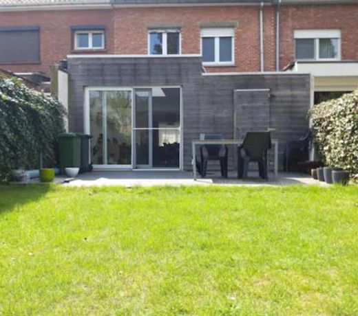 Ruime woning met 4 slaapkamers nabij Antwerpen en haven