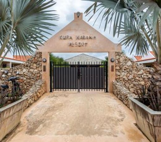 Kura Kabana Resort