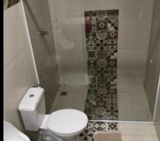 Casa com piscina e um quarto com ar split pe na areia a 50 metros da praia