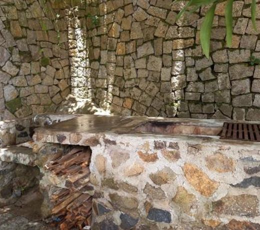Casa estilo pescador prÃ³ximo ao centro de Ilhabela