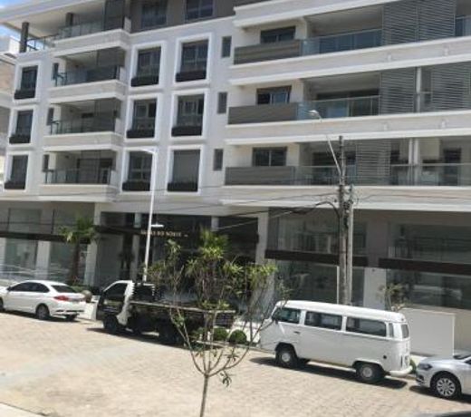 Maravilhoso e luxuoso apartamento perto da praia em JurerÃª