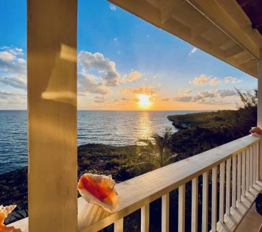 Blue Love Point 3BR home