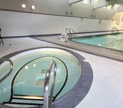 Spacious DT 2-BDR High-rise with view, pool, gym