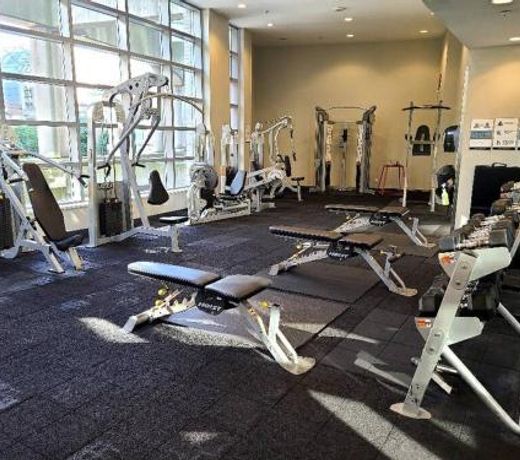 Spacious DT 2-BDR High-rise with view, pool, gym