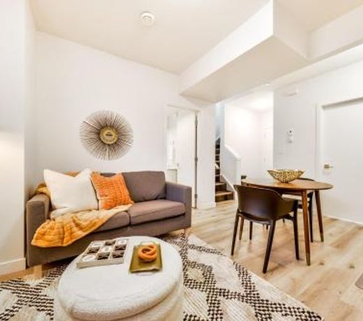 Cozy Nordic Utopia, Bsmt Suite near WEM & DT, King Bed, WiFi