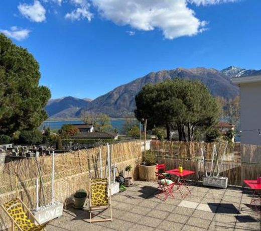 Appartamento con terrazza a due minuti dal lago
