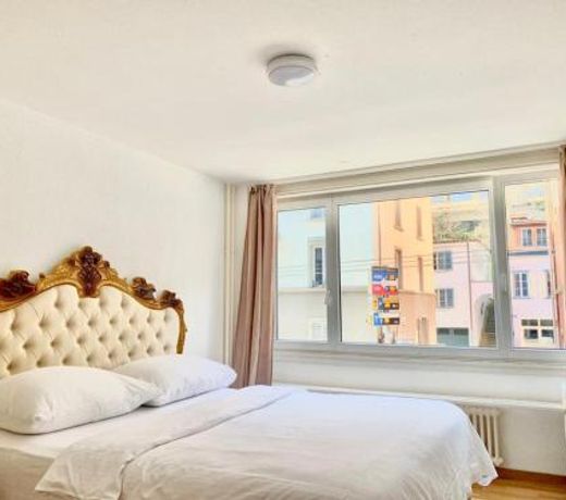 City Apartment - close to town - by PA