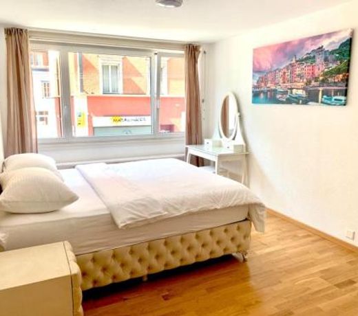 City Apartment - close to town - by PA