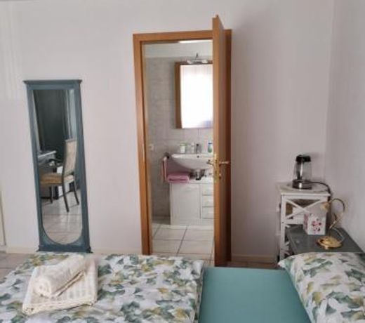 AURORA Room