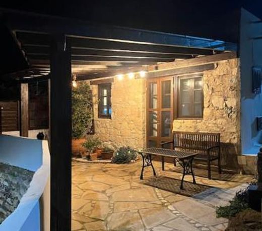 'I Folia' Village house with roof garden and terrace