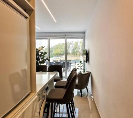 Phaedrus Living - Seaside Deluxe Flat Harbour 106