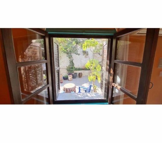 Kalimera A Lovely 1-bedroom rental with ensuite and parking