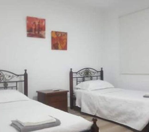 EPISTIMI 3 Bedroom Holiday House