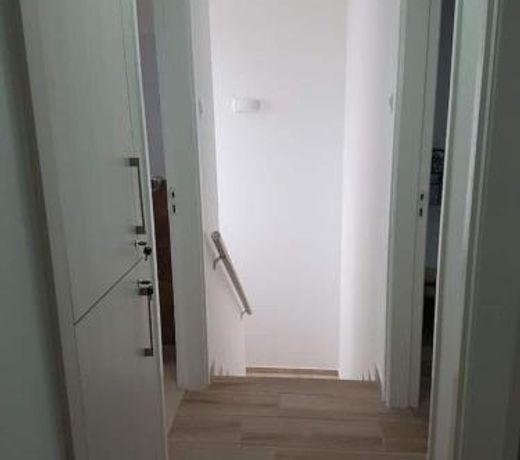 EPISTIMI 3 Bedroom Holiday House