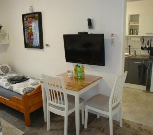 Cenet 1 Zimmer Apartment