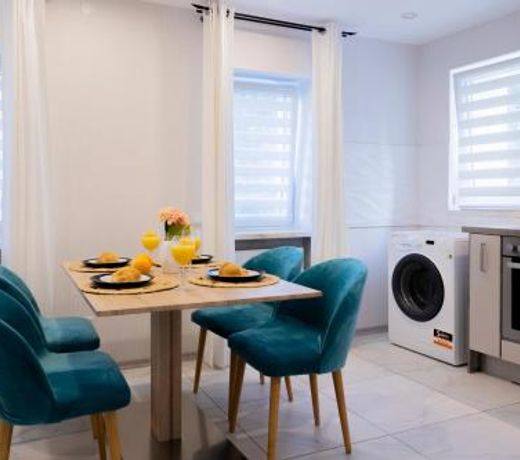 Design Apartment-Vollwertige Kuche-Parkplatz-WiFi-Terrasse