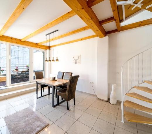 Stylisches Penthouse zentral Balkon 75m2 NFLX