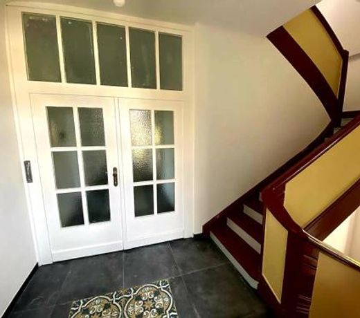 Traumhafte Altbau-Wohnung in Denkmal-Villa I 2 Schlafzr. I Haustier mÃ¶gl. I 125m2