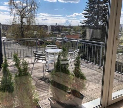 studio b - Sunny City Business Apartment with roof-top terrace for 2-4 guests