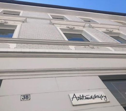 studio e - Quiet central business one bedroom apartment for 3 guests