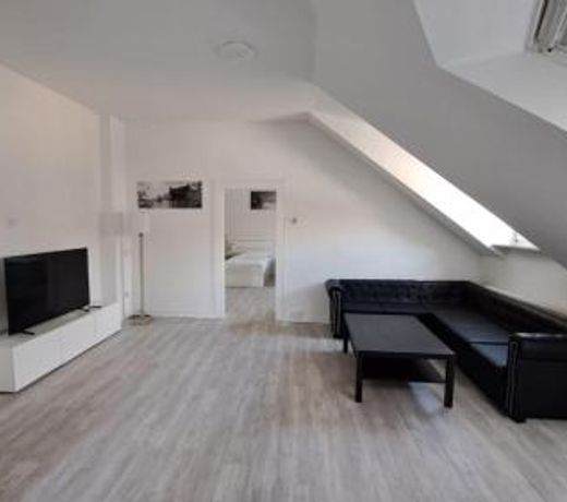 80qm 2-3 Zimmer Wohnung in UninÃ¤he HauptbahnhofnÃ¤he 4 Einzelbetten 2 Duschen Wohnkuche neu